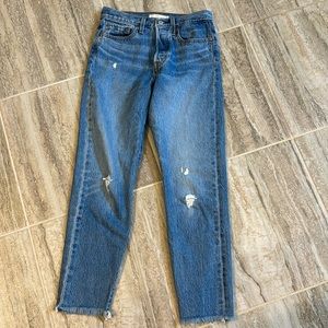 Levi Icon Wedgie Distressed Jeans Size 27